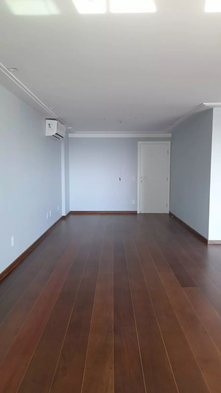 Aplicação de Bona em Assoalho Ipê